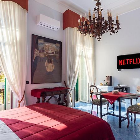 B&B Le Stanze Dei Mille Napels Buitenkant foto