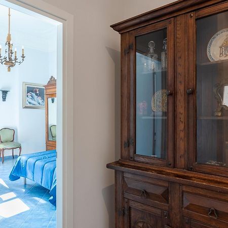 B&B Le Stanze Dei Mille Napels Buitenkant foto