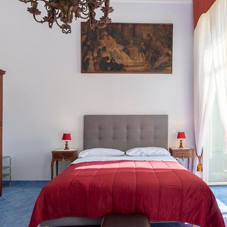 B&B Le Stanze Dei Mille Napels Buitenkant foto