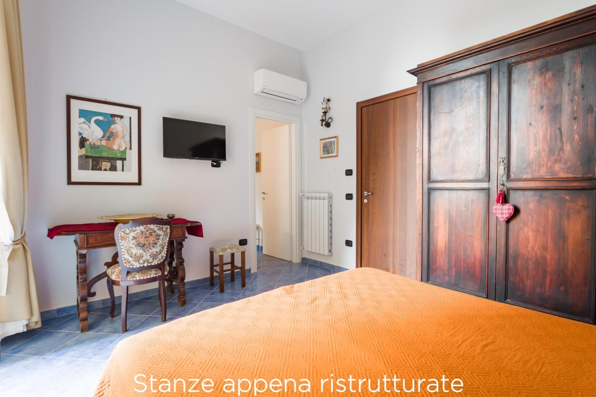 B&B Le Stanze Dei Mille Napels Buitenkant foto