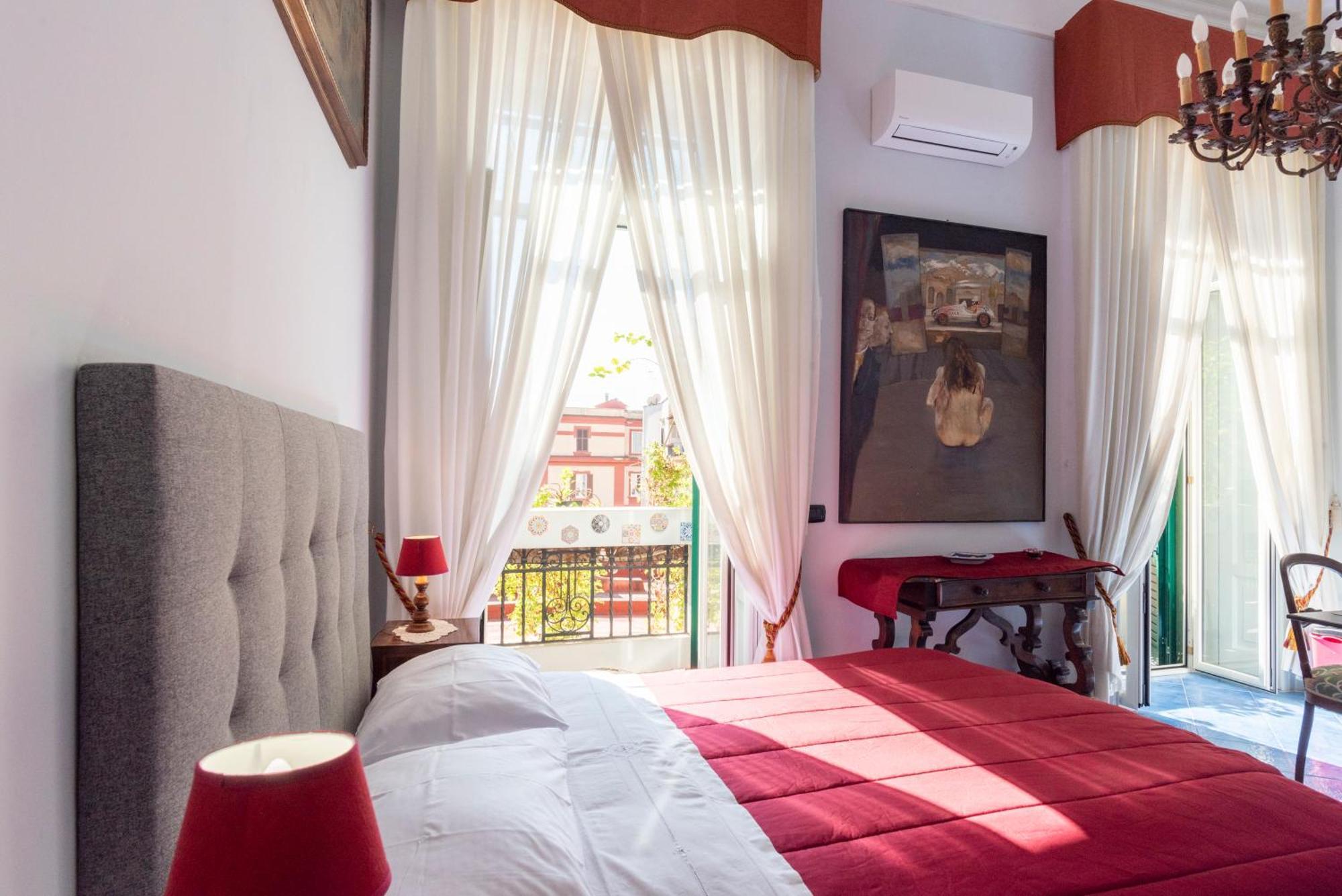 B&B Le Stanze Dei Mille Napels Buitenkant foto