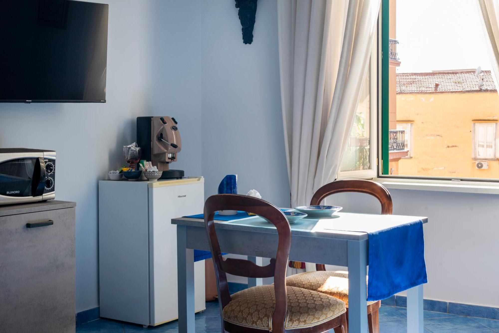 B&B Le Stanze Dei Mille Napels Buitenkant foto