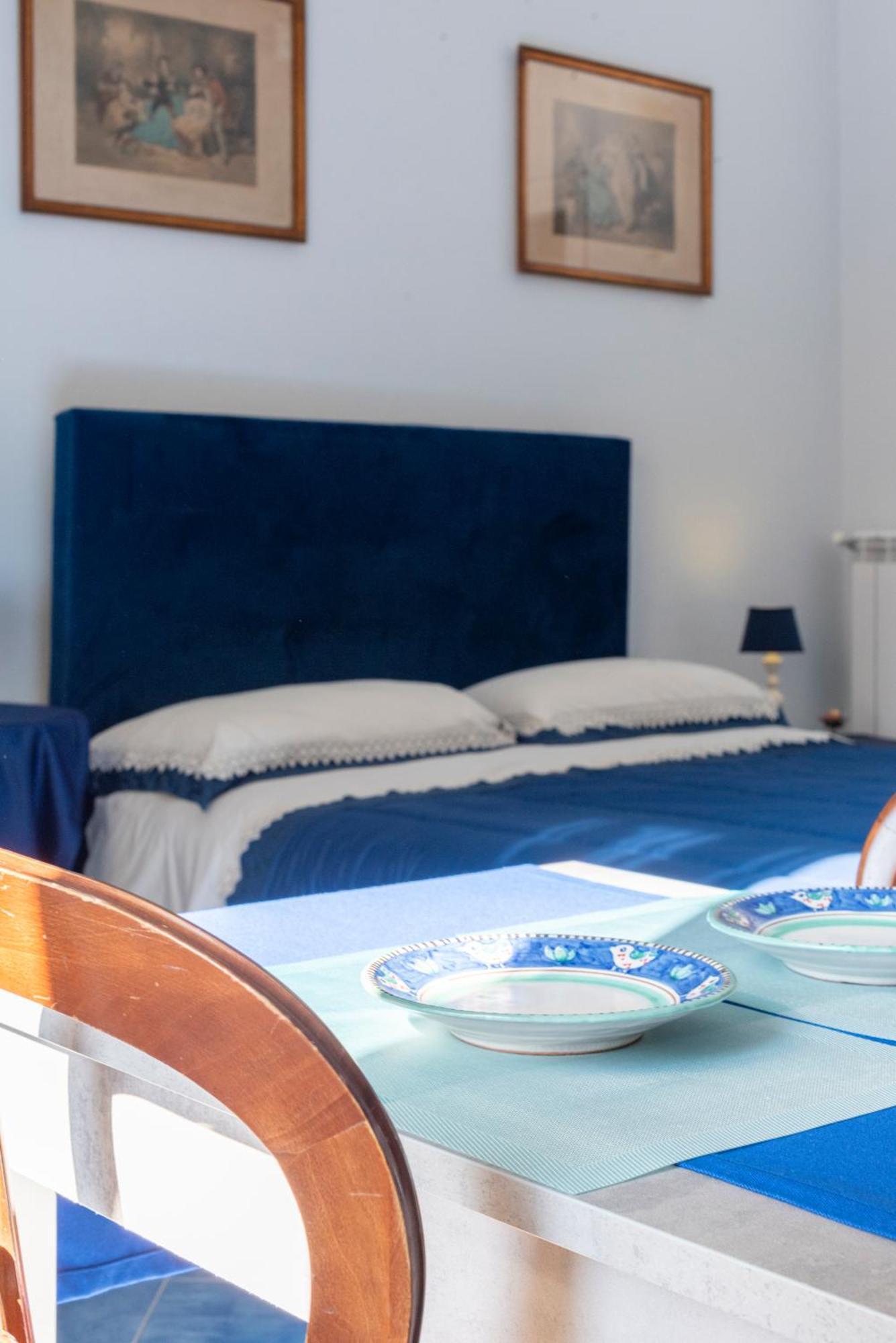 B&B Le Stanze Dei Mille Napels Buitenkant foto