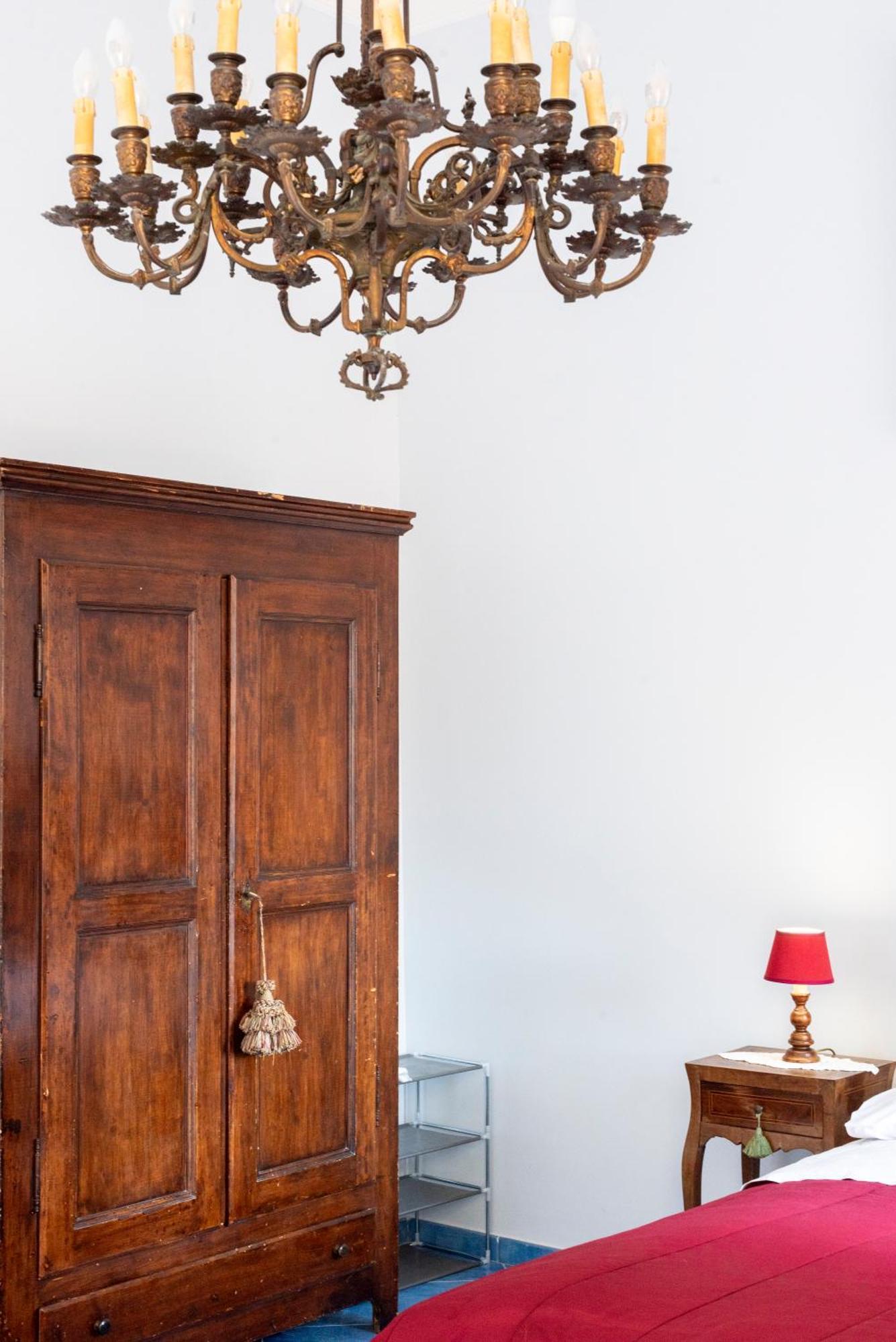 B&B Le Stanze Dei Mille Napels Buitenkant foto