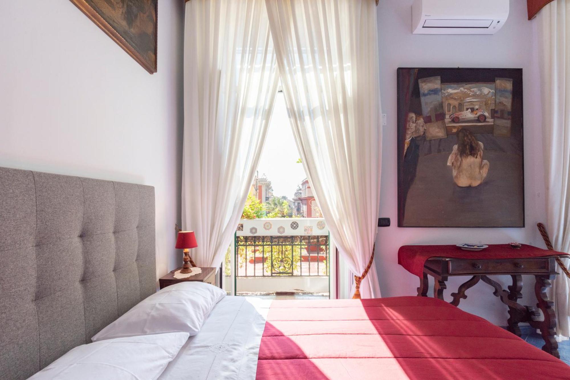 B&B Le Stanze Dei Mille Napels Buitenkant foto