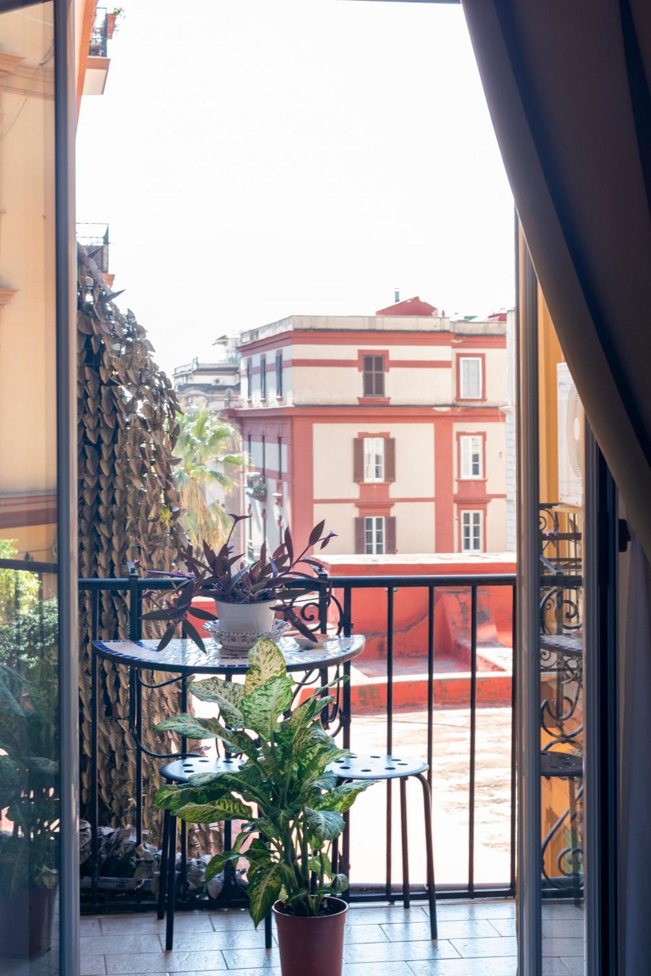 B&B Le Stanze Dei Mille Napels Buitenkant foto