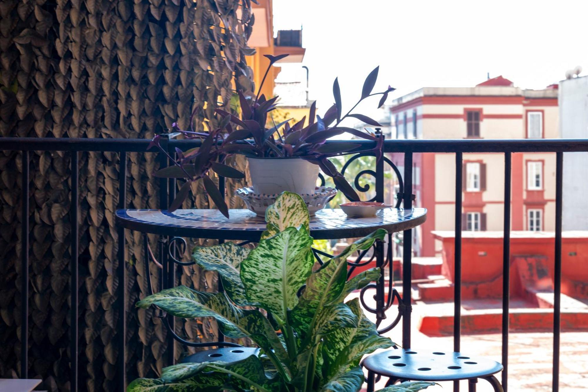 B&B Le Stanze Dei Mille Napels Buitenkant foto