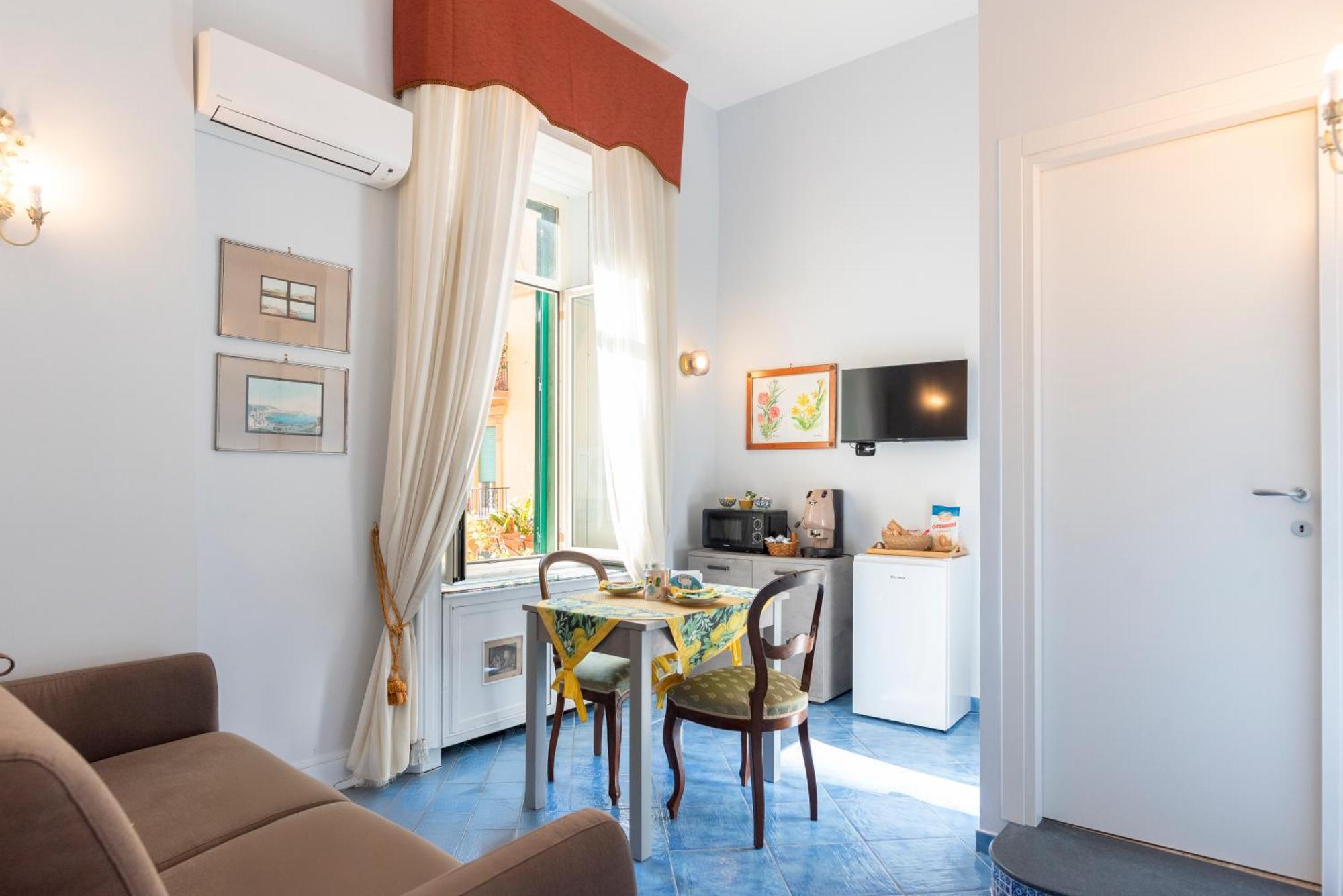 B&B Le Stanze Dei Mille Napels Buitenkant foto